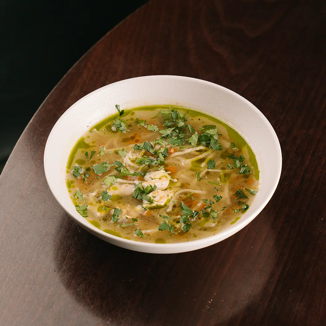Пряный Кролик: Куриный суп с домашней лапшой