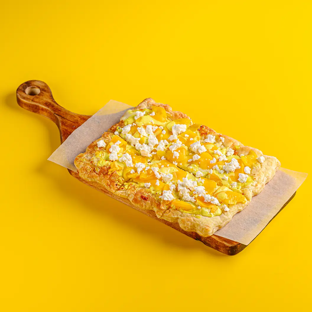 Ялта: Пеновани с маринованными персиками и рикоттой