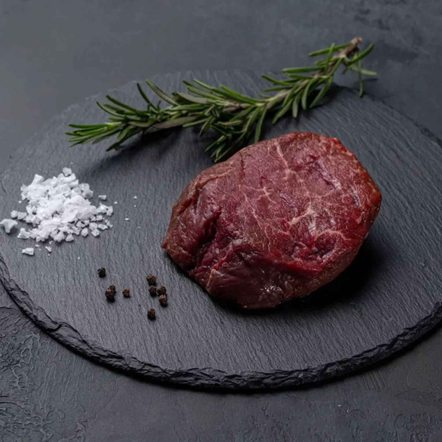 Вино и Мясо: Полуфабрикат, стейк сырой Филе Миньон. Степень мраморности: Choice
