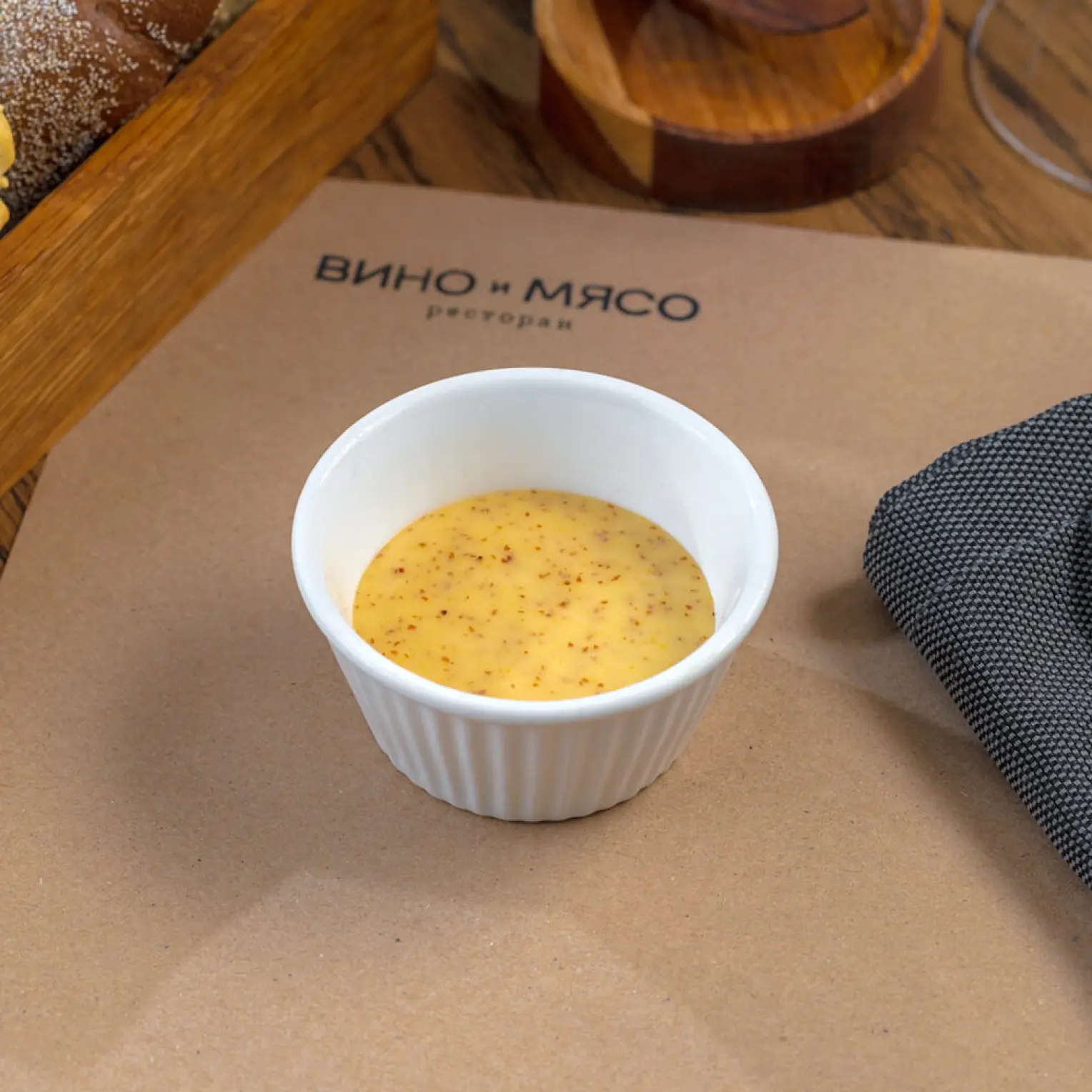 Вино и Мясо: Медово-горчичный соус