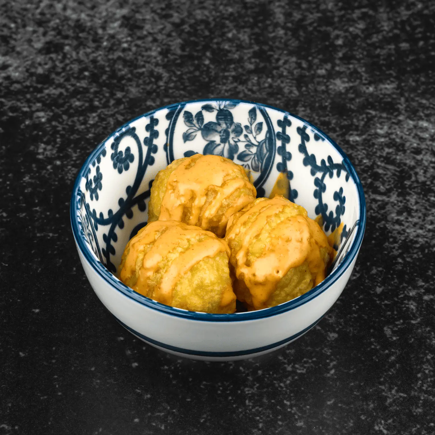MINBO: Такояки с крабом и соусом кимчи айоли